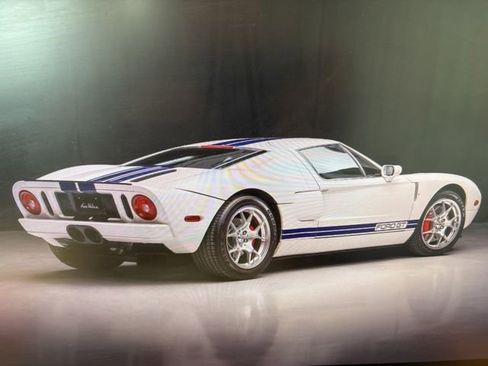 Used 2005 Ford GT RWD image 4