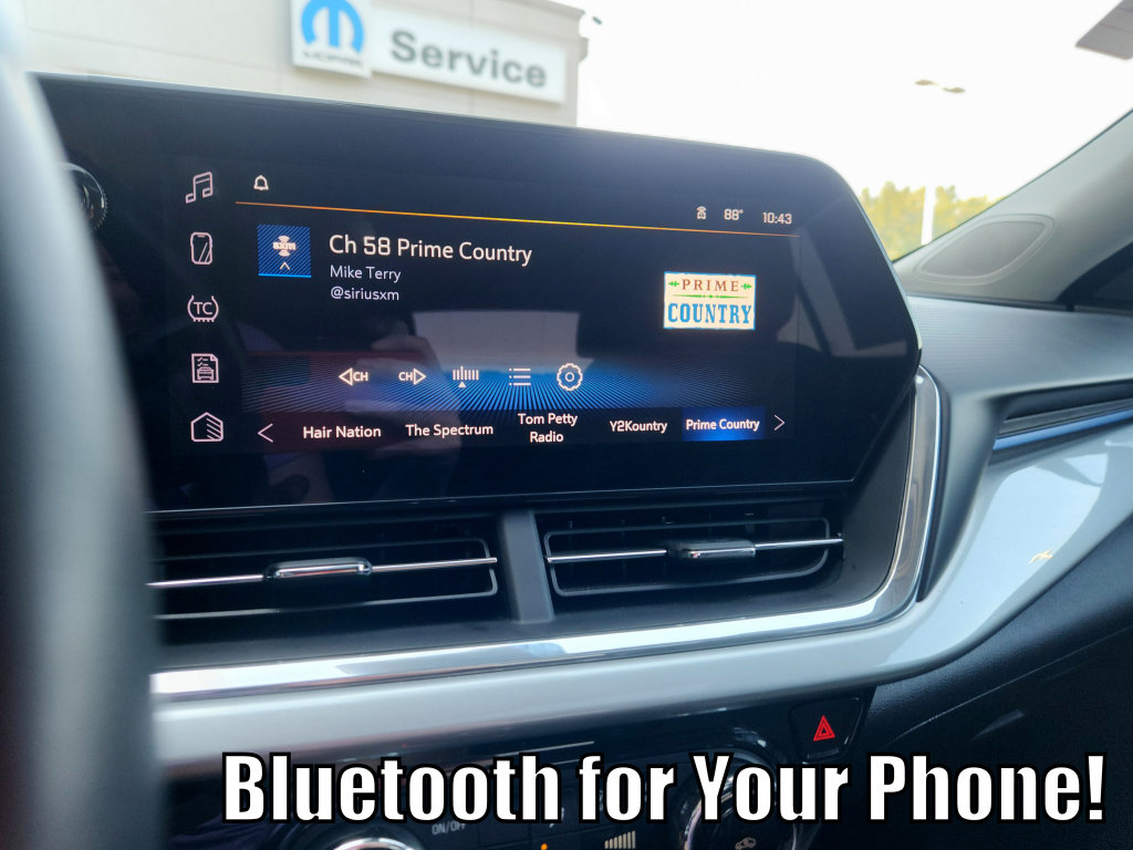 Used 2024 Chevrolet Trax LT w/ Sunroof Package FWD image 23