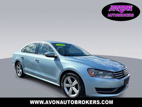 Used 2012 Volkswagen Passat 2.5 SE FWD image 1