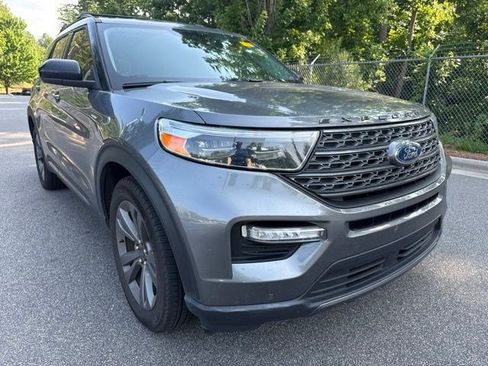 Used 2024 Ford Explorer XLT w/ Equipment Group 202A RWD image 3