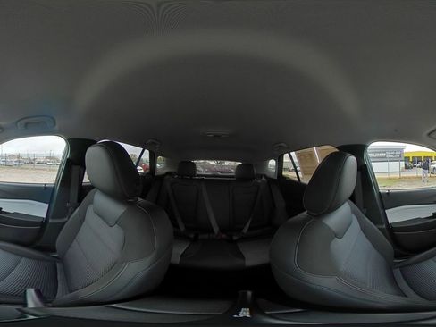 Used 2025 Chevrolet Trax LT w/ LT Convenience Package image 40