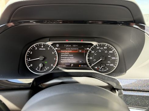 Used 2025 Nissan Pathfinder SV FWD image 18