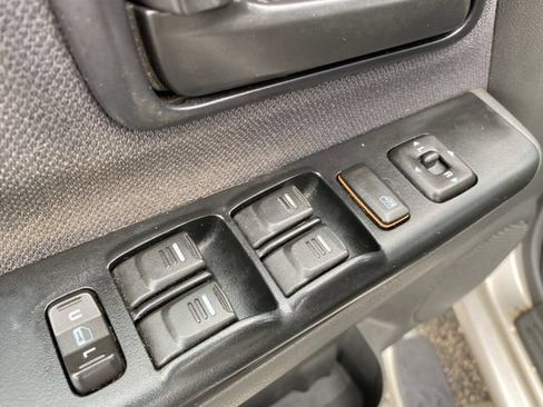 Used 2006 GMC Canyon SLT w/ SLT Preferred Equipment Group AWD/4WD image 7