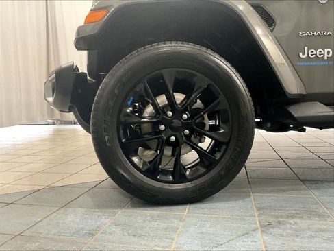 Used 2023 Jeep Wrangler Sahara w/ Cold Weather Group image 7