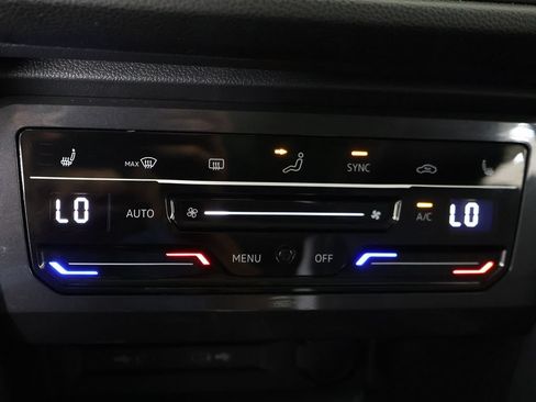 Used 2024 Volkswagen Tiguan SE FWD image 53