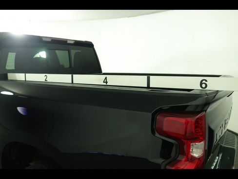 Used 2022 Chevrolet Silverado 1500 LT w/ Z71 Off-Road Package image 13