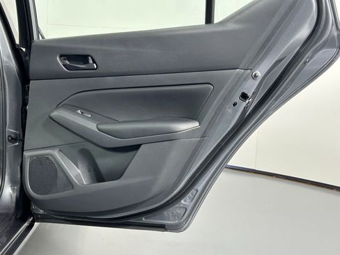 Used 2024 Nissan Altima 2.5 S image 11