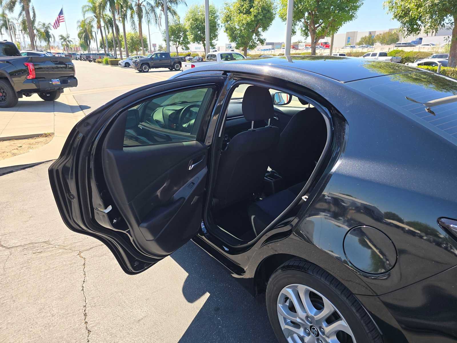 Used 2017 Toyota Yaris iA FWD image 15