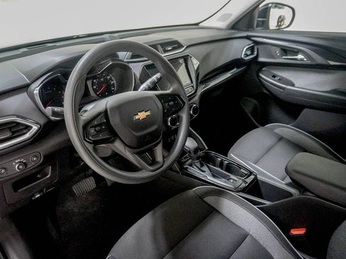 Used 2022 Chevrolet TrailBlazer LT w/ Convenience Package FWD image 18