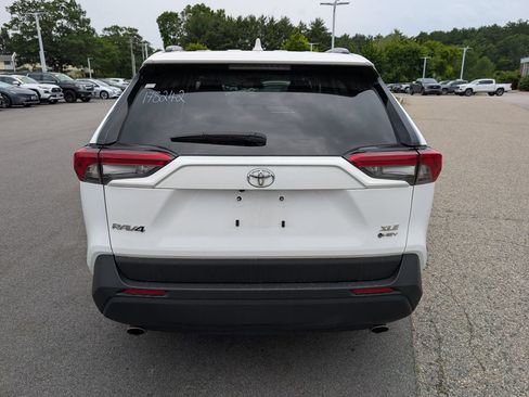 Used 2025 Toyota RAV4 XLE AWD/4WD image 4