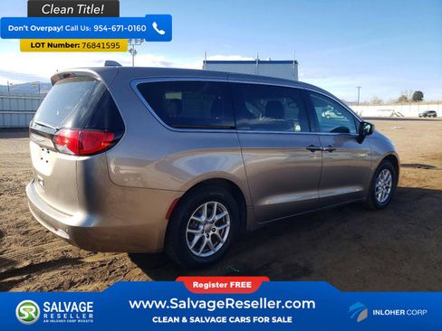 Used 2017 Chrysler Pacifica Touring FWD image 4