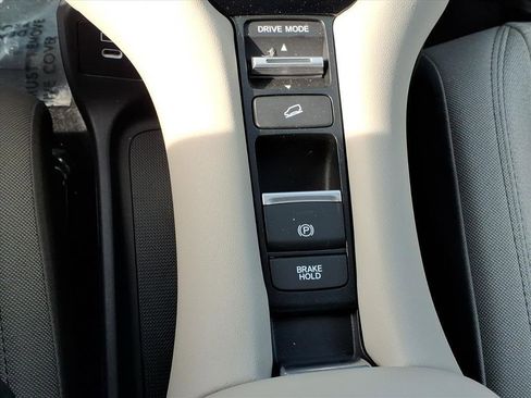 Used 2026 Honda HR-V LX image 28