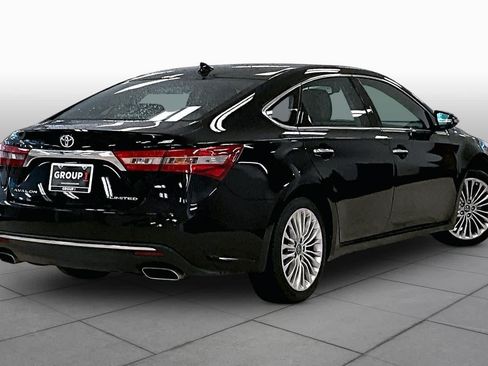 Used 2017 Toyota Avalon Limited FWD image 12