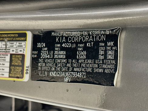Used 2025 Kia Soul LX w/ LX Technology Package FWD image 12