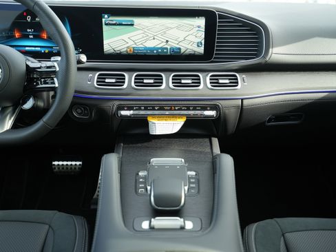 New 2026 Mercedes-Benz GLE 53 AMG 4MATIC Coupe image 32