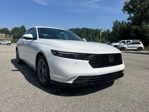 New 2025 Honda Accord EX-L image 2