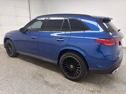 Used 2023 Mercedes-Benz GLC 300 4MATIC w/ AMG Line image 5