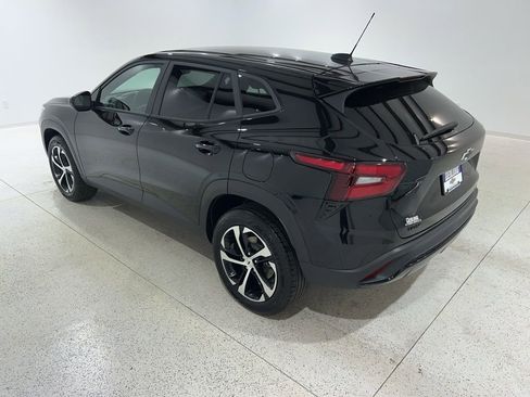 Used 2025 Chevrolet Trax RS w/ Driver Confidence Package image 6