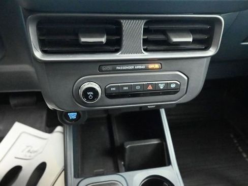 Certified 2025 Ford Maverick XLT w/ XLT Luxury Package AWD/4WD image 17