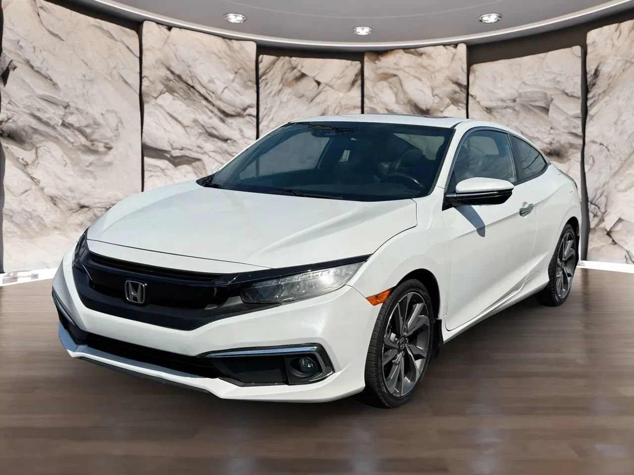 Used 2019 Honda Civic Touring image 3