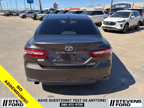 Used 2020 Toyota Camry XLE w/ Four Season Floor Mat Package image 11