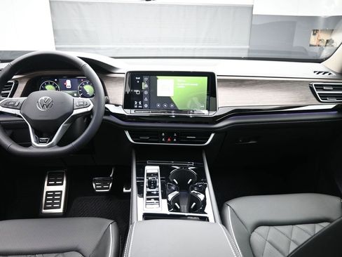 New 2026 Volkswagen Atlas SEL Premium R-Line image 9