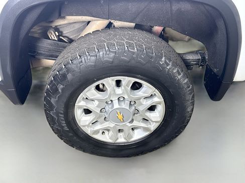 Used 2023 Chevrolet Silverado 2500 LT w/ Convenience Package image 33