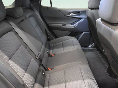 Used 2025 Chevrolet Equinox LT AWD/4WD image 17