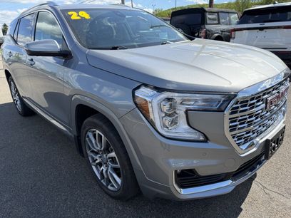 Used 2024 GMC Terrain Denali w/ Denali Premium Package