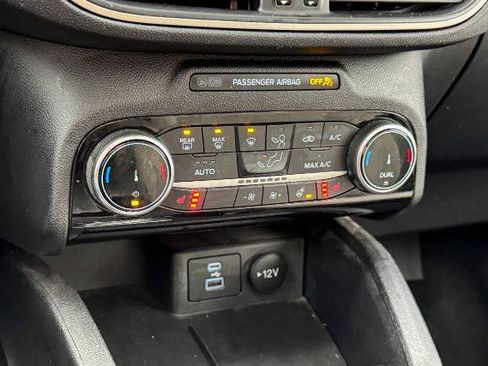 Certified 2022 Ford Escape SE w/ Convenience Package image 35