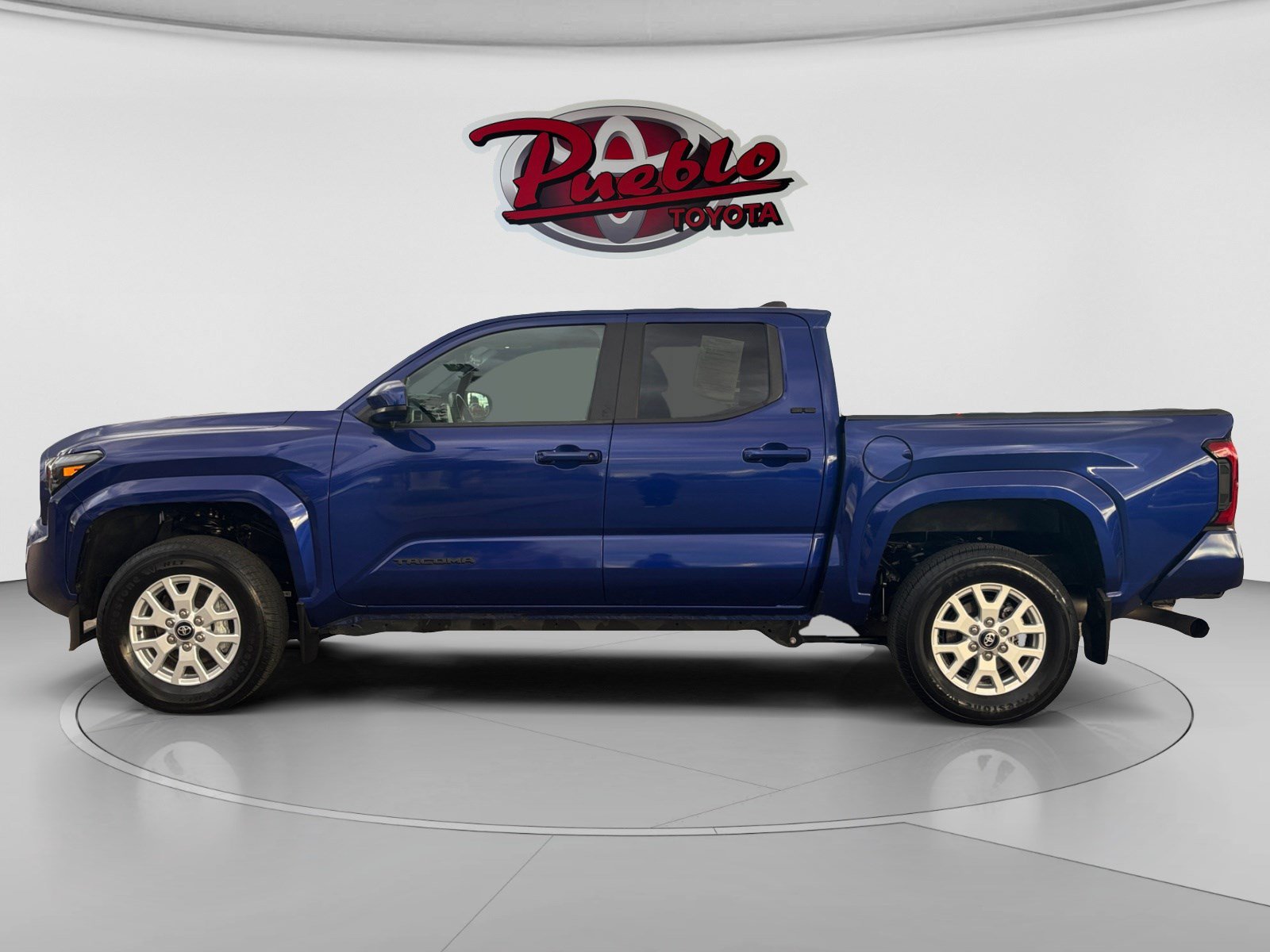 Used 2024 Toyota Tacoma SR5 AWD/4WD image 2