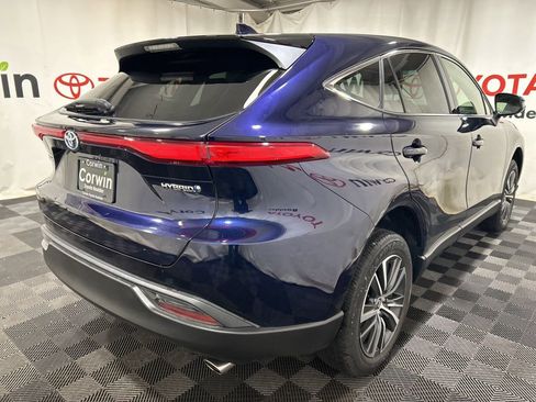 Used 2022 Toyota Venza LE image 7