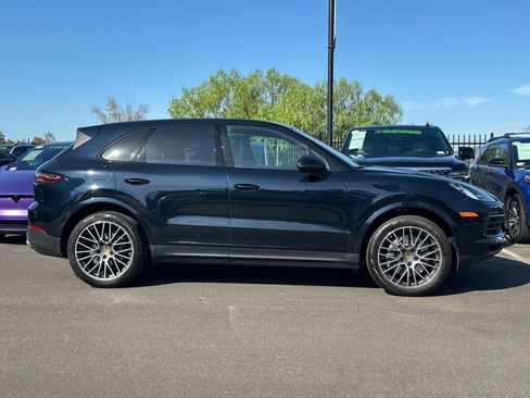 Used 2019 Porsche Cayenne S AWD/4WD image 2