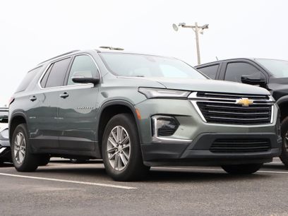 Used 2023 Chevrolet Traverse LT