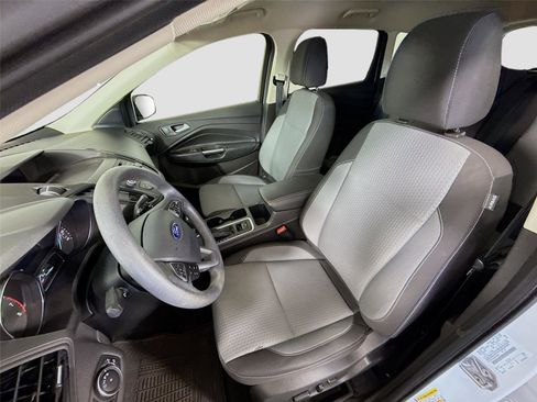 Used 2017 Ford Escape SE w/ SE Cold Weather Package AWD/4WD image 14