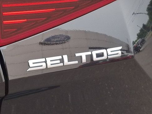 Used 2022 Kia Seltos S FWD image 31