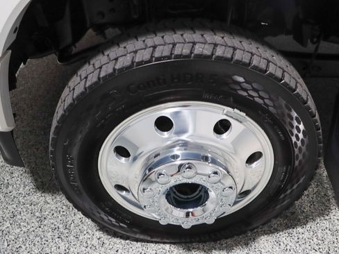 Used 2025 Ford F450 Platinum w/ FX4 Off-Road Package AWD/4WD image 11