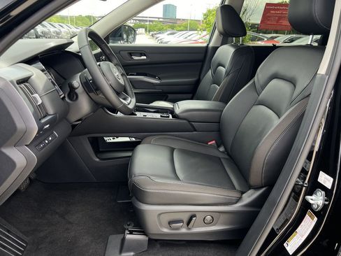 Certified 2025 Nissan Pathfinder SL AWD/4WD image 20