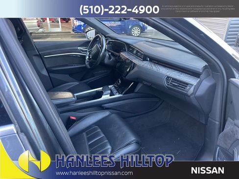 Used 2019 Audi e-tron Prestige w/ Prestige Package AWD/4WD image 5