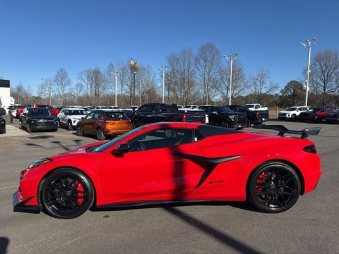 Used 2023 Chevrolet Corvette Z06 w/ Z07 Performance Package image 2