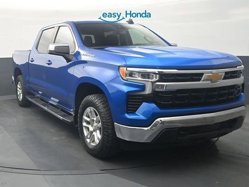 Used 2022 Chevrolet Silverado 1500 LT w/ Protection Package AWD/4WD image 2