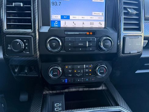 Used 2019 Ford F250 Lariat w/ Lariat Ultimate Package AWD/4WD image 29