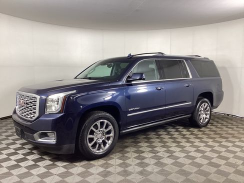 Used 2018 GMC Yukon XL Denali AWD/4WD image 5