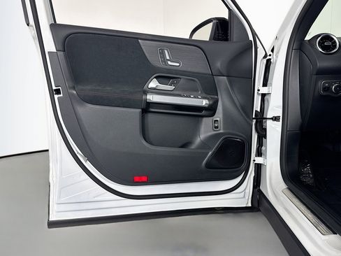 New 2026 Mercedes-Benz GLB 250 image 20