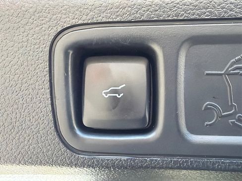 Used 2021 Ford Expedition Limited image 19