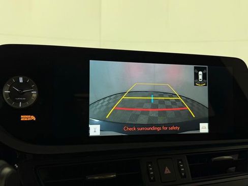 Certified 2025 Lexus ES 300h w/ Premium Package image 19