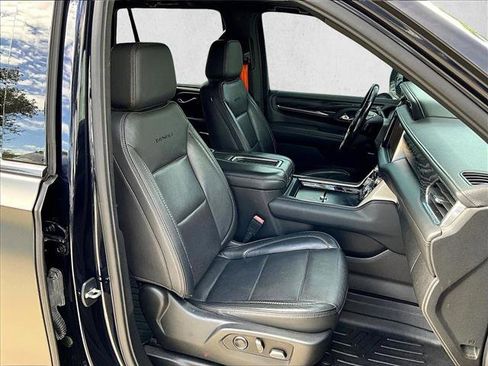 Used 2021 GMC Yukon Denali w/ Denali Premium Package image 7