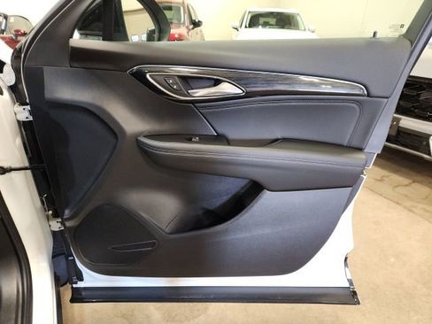 Certified 2023 Buick Envision Preferred w/ Sport Touring Package image 33