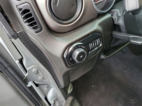 Used 2020 Jeep Wrangler Unlimited Willys image 11