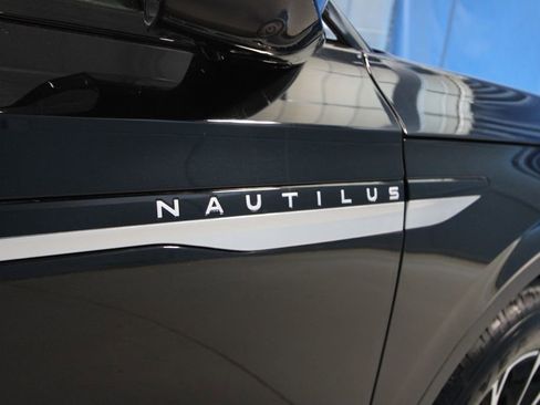 Used 2024 Lincoln Nautilus Premier AWD/4WD image 37